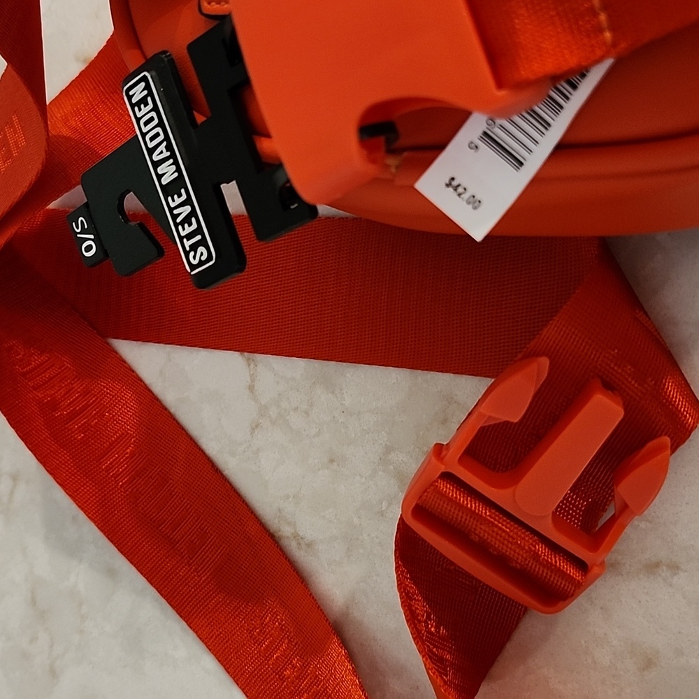 Steve Madden Belt Bag - Picture 6 of 8